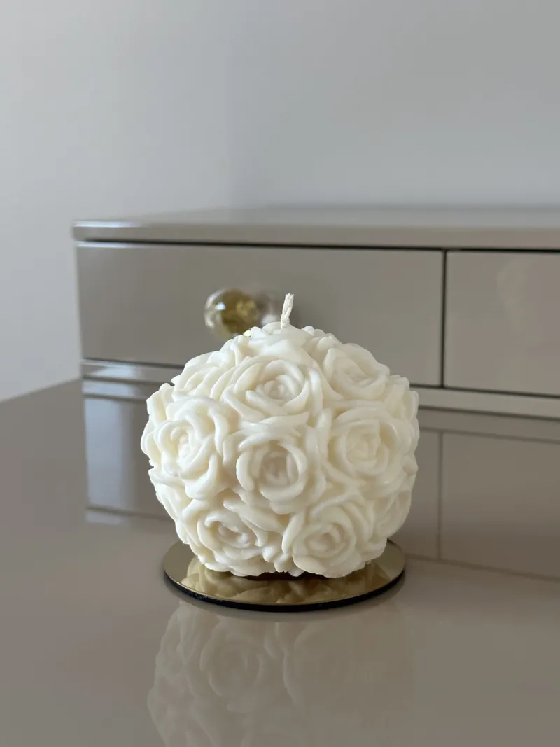 Rose — Photo 3