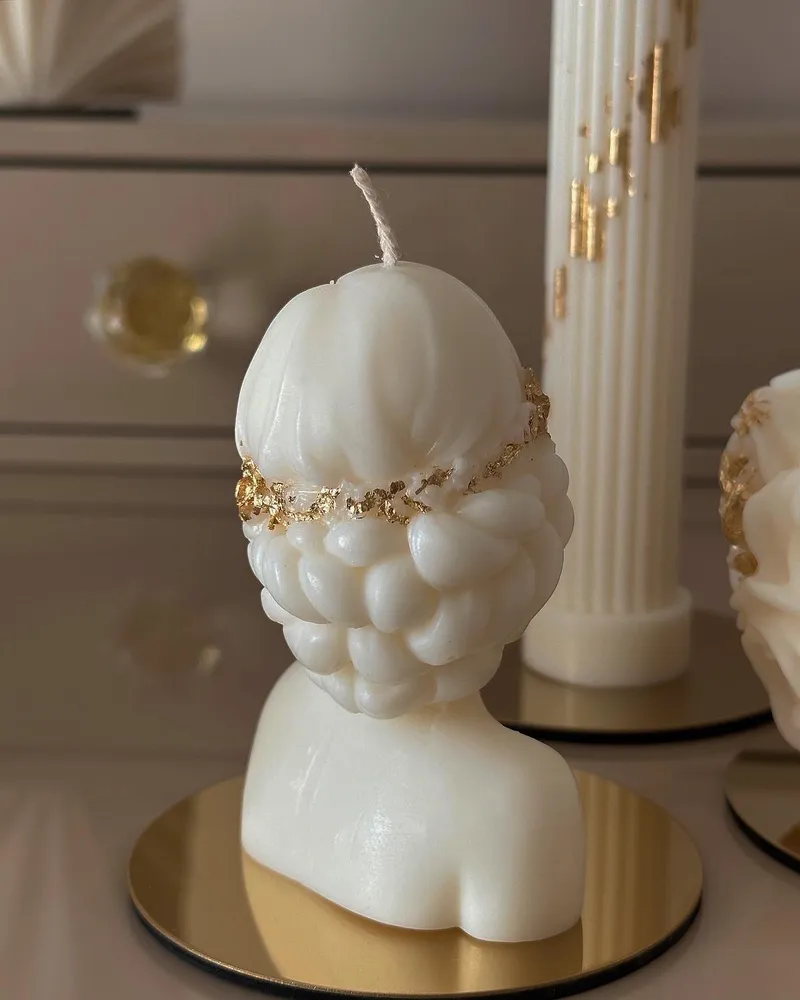 Девушка “Gold Details” — Фото 3
