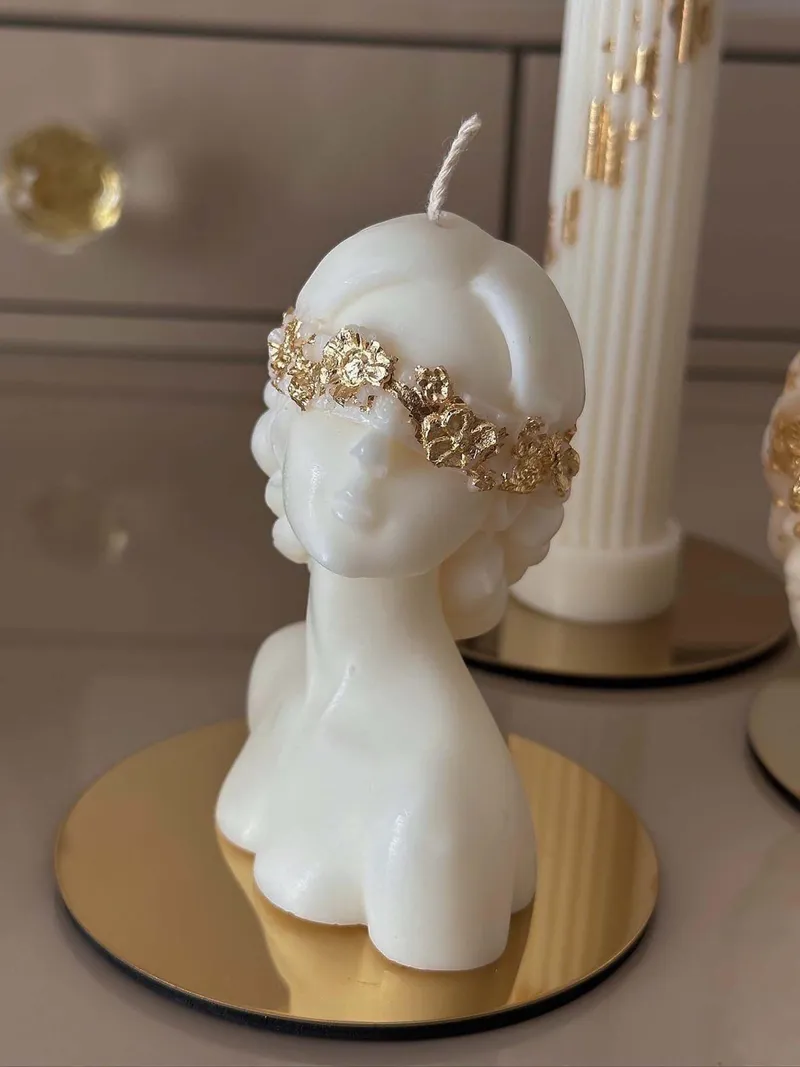Girl “Gold Details”