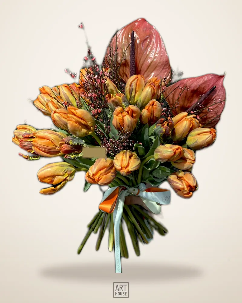 Buchet lalele și anthurium